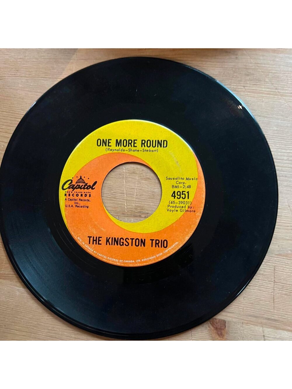 The Kingston Trio - One More Round/Reverend Mr. Black 45rpm VG+ R05